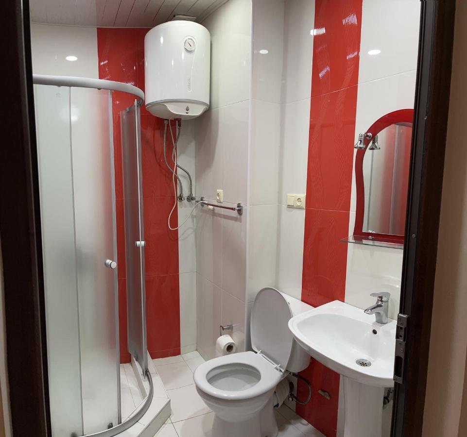 Orbi Apartamenti Batumi 15 B Hotel Bagian luar foto